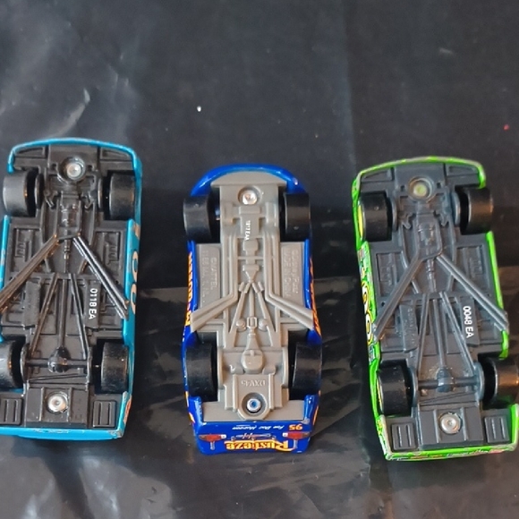 Disney Pixar Cars - 3 Die-Cast Car Collection - Picture 10 of 10